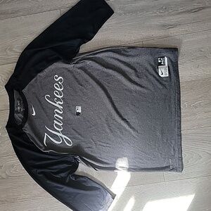 Nike Yankees MLB Shirt